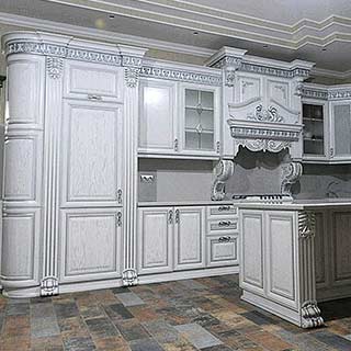 купить кухню с фасадами из массива